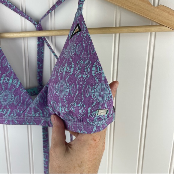 Under Armour Hydro Faris Purple Aqua Bikini Top Size Small - Picture 11 of 11